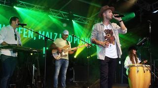 Die Band „Crema Latina“ präsentiert lateinamerikanische Hits.