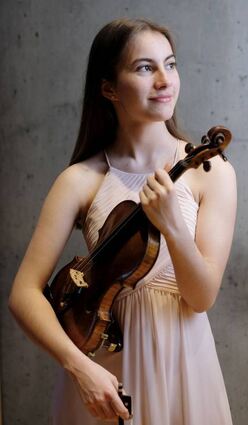Violinistin Morgane Voisin freut sich auf das Rokokotheater.