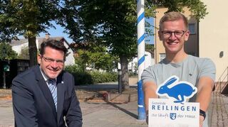 Bürgermeister Stefan Weisbrod (l.) unterhielt sich mit Jonas Fritsch unter anderem über das Thema Kinderbetreuung.