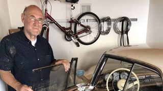 Siegfried Eberle musste hilflos mit ansehen, wie seine Oldtimer vom Schlamm begraben wurden – 100 Meter von der Ahr entfernt.