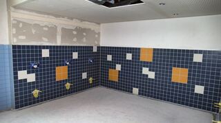 Hier entstehen aktuell noch Toiletten und der Sanitärbereich. Das Gebäude hat zwei Stockwerke, deren Raumaufteilung sich sehr ähneln.