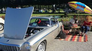 Auch wenn man es dem Wagen nicht ansieht, Roy und Sabine Michel fahren ihren Volvo P1800 S noch regelmäßig, wenn natürlich auch nicht täglich.