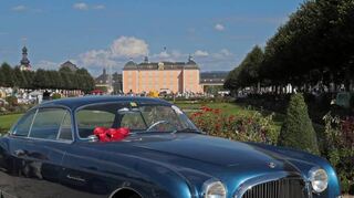 Dieser leuchtend blaue Chrysler GS1 (Baujahr 1954) belegt in der Klasse „ Best of Show“ den ersten Platz.