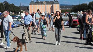 Alles traumhaft – Fahrzeuge, Kulisse und Wetter. Die Oldtimerschau zieht in Verbindung mit der Ecomobil-Gala junge wie ältere Besucher in ihren Bann.