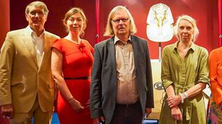 Bei der Eröffnung der Ausstellung (v. l.): Michael Grötsch, Dr. Sarah Nelly Friedland, Dr. Wolfgang Wettengel, Dr. Gabriele Pieke, Sabine Schirra, Christoph Scholz und Prof. Dr. Wilfried Seipel.