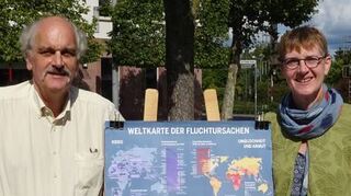 Michael Rittmann und Susanne Hiersch-biel zeigen Fluchtursachen auf.