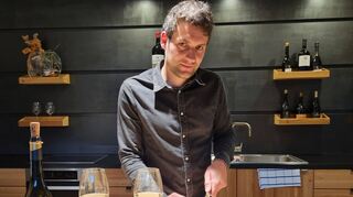 Exquisiter Käse und passender Wein aus Kaltern: Michael Steiner (26) hat einen großen Schritt gewagt und mit der Manufaktur „Eggemoa“ eine moderne Käserei in Mühlwald aufgebaut. Seine Eltern waren anfangs skeptisch, doch Events um Käse sind gefragt.
