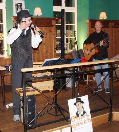 „Bluesgosch“ in Action: Dieter Reinberger und „Mojo“ Schultz im „Grünen Baum“.