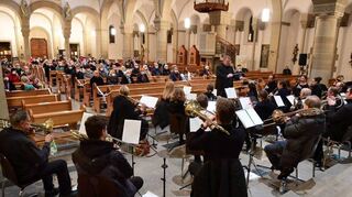 Im Konzert „Musik für Afrika“ in St. Sebastian entführen Dirigent Patrick Wewel vom Musikverein 1929 und Organist Stefan Göttelmann auf eine musikalische Reise.
