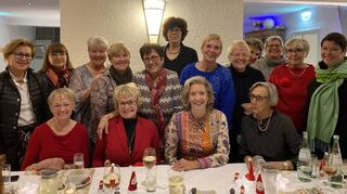 Die Iron Ladies des Golfclubs Rheintal sammeln auch während ihrer Adventsfeier Spenden, um damit die Mannheimer Beratungs-stelle Amalie zu unterstützen.