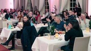 Die Zuschauer zeigen sich vor allem von Kümmerts Stimme begeistert – „zum Niederknien“.