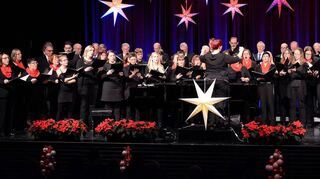 Der Sängerbund Germania bietet Weihnachtsliedersingen für Zuhause als Ersatz für das am vierten Advent geplante Weihnachtskonzert in der Wild-Halle an. Das Foto zeigt das Weihnachtskonzert im Dezember 2016. So schön hätte es wieder werden sollen, wenn Corona nicht wäre.