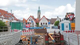 Nein, nach dem Nibelungenschatz wird in der Oberen Hauptstraße nicht gesucht, wie Fritz Rösch scherzte, der Kanal muss erneuert werden.