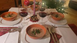 Eine Maronicremesuppe wärmt von innen - auch noch nach Weihnachten.