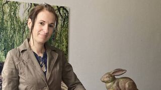 Seit dem 1. Juni ist das Hauptamt in weiblicher Hand: Kerstin Tron trat ihr Amt und damit die Nachfolge von Hauptamtsleiter Wolfgang Müller an, der nach Jahren im Reilinger Rathaus ins Regierungspräsidium nach Karlsruhe wechselte. Die 43-Jährige bringt für das Amt zahlreiche Qualifikationen mit, gab dafür ihre Stelle im Landratsamt im Enzkreis auf. Sie ist studierte Diplom-Verwaltungswirtin (FH) – ihr Diplom hat sie in Kehl abgelegt. Daneben hat sie bei der IHK eine Ausbildereignungsprüfung bestanden und ist kompetente Wirtschaftsförderin.
