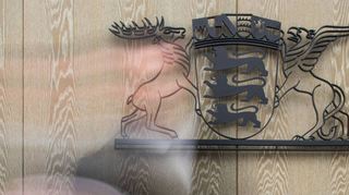 Ein 53-jähriger Geschäftsmann muss zu Unrecht erhaltene Pandemie-Hilfen in Höhe von rund 80.000 Euro zurückerstatten. Mit dem Urteil bleibt ihm ein Gefängnisaufenthalt erspart.