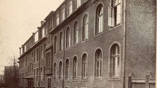 Chana Baer wurde hier im Jüdischen Krankenhaus in Hannover am 2. Februar 1941 geboren. Schon ein Jahr später wurde das Baby mit ihren Eltern ins Vernichtungslager Sobibor deportiert und umgebracht.