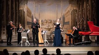 Die Solisten Cornelius Uhle und Hanna Zumsande (im Vordergrund) begeistern mit der Berliner Lautten Compagney beim Barockfestival Winter in Schwetzingen, welches vom Theater Heidelberg veranstaltet wird.