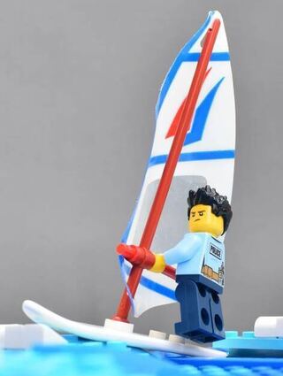 Windsurfen: Ein Bauwerk von Jakob, der in seiner Freizeit gerne aufs Brett steigt.