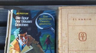 Selbst wenn der Schmöker Interesse geweckt hat, möchte man ein derart zerfled-dertes Exemplar dann lieber doch nicht mitnehmen.