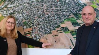 Der SPD-Landtagsabgeordnete Daniel Born tauschte sich bezüglich der geplanten Güterbahntrasse, die auch zwischen den Kommunen Eppelheim und Plankstadt durchführen könnte, mit Bürgermeisterin Rebmann aus.
