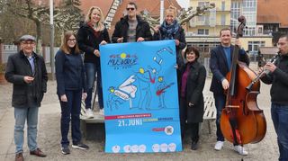 Oberbürgermeister Dr. René Pöltl (v. l.), Annemieke Wagner, Katja Nowotny, Oliver Engert, Katharina Simmert, Rosa Grünstein, Philipp Wolfart und Simon Abraham freuen sich auf die Veranstaltung.