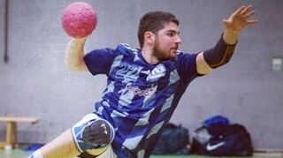 Jugendleiter Nico Schäfer als Handballspieler in seinem Element – doch er ist für den TV noch in vielen anderen Bereichen aktiv.