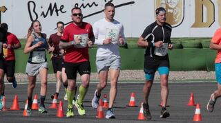 800 Starter waren im Motodrom auf der Halbmarathon-Distanz unterwegs. Viele von ihnen sind reine Freizeitsportler, hatten mit dem Ausgang des Rennens nichts zu tun.