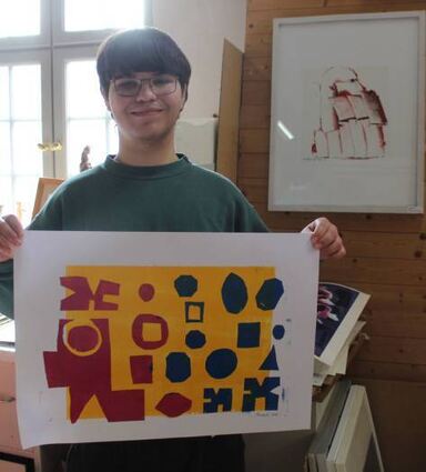Comenius-Schüler Marek (17) zeigt sein neuestes Werk.