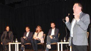 Bundestagsabgeordneter Olav Gutting (v. l.), Verbandsdirektor Region Rhein-Neckar Ralph Schlusche, CDU-Ortsvorsitzende Anette Dietl-Faude und Landtagsabgeordneter Andreas Sturm diskutieren mit Moderator Bernd Kappenstein über die geplante Bahntrasse.