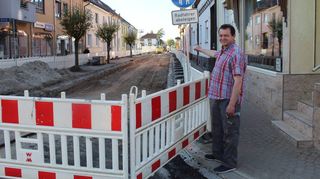 Anwohner Christian Zimmermann ist zufrieden mit dem Voranschreiten der Arbeiten in der Mannheimer Straße, wünscht sich aber mehr Solidarität beim Parken. Die Rampe der Unterführung könne seiner Meinung nach gleich „mitgemacht“ werden.