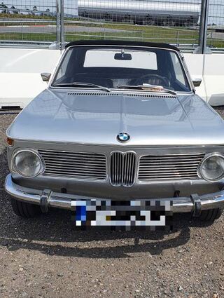 Diesen BMW 2002 TI Cabriolet kann der Veterama-Besucher restauriert kaufen.