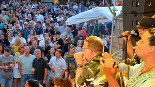 Die Stimmung steigt mit jedem Song, den Amokoma präsentiert.