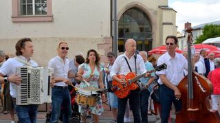 Auch „Wörner Cocktail“ gehören als musikalischer Walking-Act bereits zum Inventar des Hockenheimer Mai.