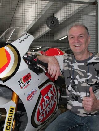 Der Oberbayer Hans Wieser fährt beim Mai-Pokal-Revival eine Suter MMX 570-Rennmaschine.