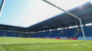 Das Mannheimer Carl-Benz-Stadion: Die Heimspielstätte des Fußball-Drittligisten SV Waldhof ist stark sanierungsbedürftig.
