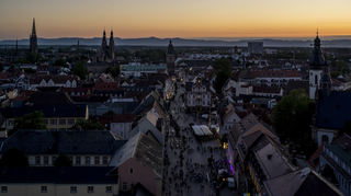 Auch dieses Jahr ist der Dom zu Speyer mit dabei. U.a. sind wieder Turmbesteigungen auf die Aussichtsplattform auf dem Südwestturm möglich, die einen schönen Blick auf die Landschaft und die volle Maximilianstrasse ermöglicht.
