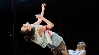 Zwei sehr gut tanzende Nicht-Tänzer: Schauspielerin Jessica Higgins und Opernsänger Ilya Lapich.