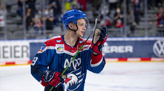 Lean Bergmann #19 / Adler , Adler Mannheim vs. Fischtown Pinguins, DEL Eishockey Adler Mannheim 21/22, © Copyright: AS Sportfoto / Soerli Binder, www. as-sportfoto.de, MSP_2409_Adler_