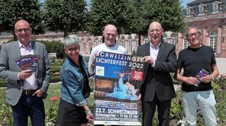 Dr. René Pöltl, Sandra Moritz, Aart Gisolf, Michael Hörrmann und Erwin Clausen machen Appetit auf das Lichterfest am 23. Juli.