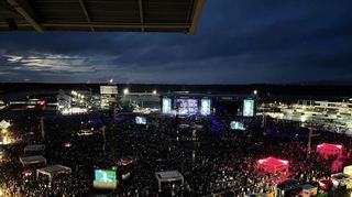 Metallica rocken den Hockenheimring und werden von den Fans gefeiert.