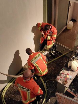 Zahlreiche Keller pumpt die Feuerwehr in Ketsch in den Morgen-stunden des Montags leer.