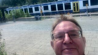 Endlich geschafft: Nach über 7,5 Stunden ist Andreas Lin in Schrobenhausen angekommen.