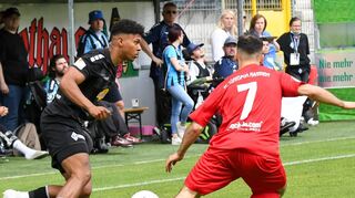 Sein letztes Pflichtspiel bestritt Waldhofs Außenverteidiger Niklas Sommer (links) im Finale des Verbandspokals gegen den FC Türkspor Mannheim (3:0).