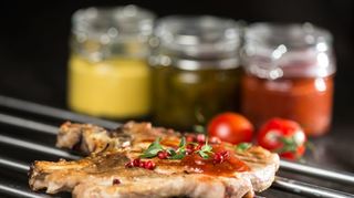 Perfekt gegrillt: Vor dem Servieren das Fleisch ruhen lassen.