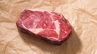 Dry Aged Beef ist butterzart: Fleisch in einer Salzgrotte gereift