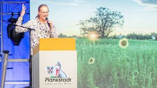 „Chako“ Habekost gibt einen charmanten, humorvollen, historischen Rückblick über die Vergangenheit der Gemeinde.