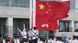 Flaggenzeremonie auf dem Golden Bauhinia Square zum 25. Jahrestag der Rückgabe der früheren britischen Kronkolonie an China.