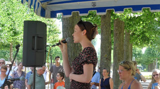 Sängerin Miriam Gugau (18) wird beim Lied „Be allright“ von Elena Spitzner am Klavier begleitet.