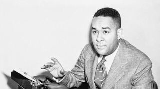 Richard Wright (Bild von 1945). Sein Roman „Der Mann im Untergrund“ ist erstmals in der vollständigen deutschen Übersetzung erschienen.